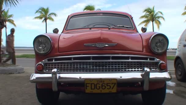 Олдтаймер автомобіля Сьєнфуегос, Куба — стокове відео