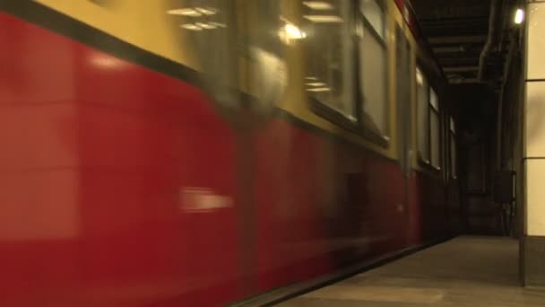 Berlin, S-Bahn, underground railway — Stock video