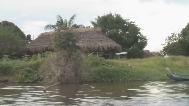 Кадри Суринам Катання Човнах Озері Palumeu — стокове відео