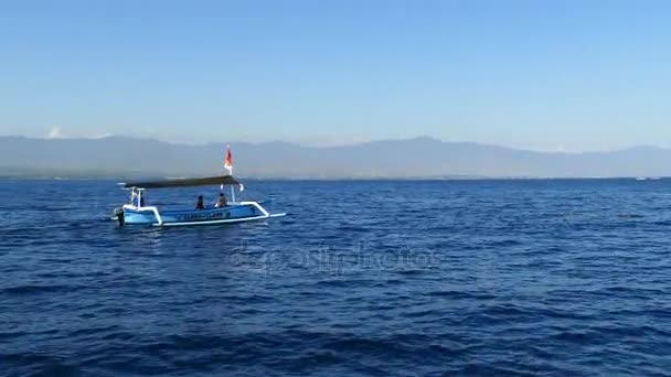 ボートで素晴らしいパノラマ シースケープ — ストック動画