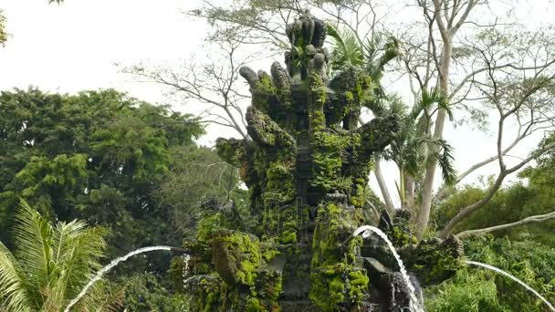 印尼孟威塔曼阿云寺喷泉 — 图库视频影像