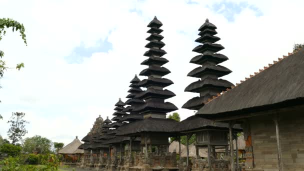 Filmagem Sunrise Pura Ulun Danu Bratan Temple Bali Indonésia — Vídeo de Stock