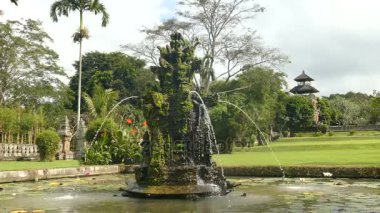 4 k görüntüleri gündoğumu Pura Ulun Danu Bratan Tapınağı, Bali, Endonezya