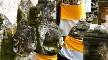 Bali dili kadınlar el kurban sepetleri, Bali yapacaklar