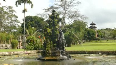 Taman Ayun tapınağında Çeşme, Mengwi, Endonezya