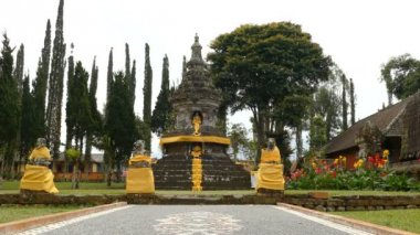 Bali dili üzerinden görünüm tepeye yataydan