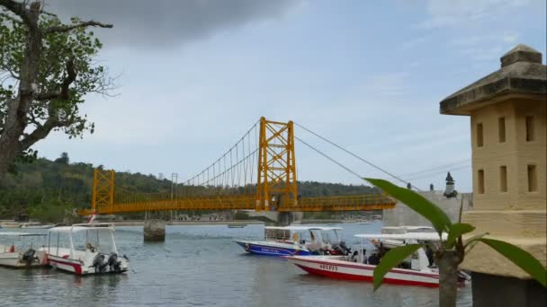 Gele Brug Tussen Nusa Ceningan Nusa Lembongan Time Lapse — Stockvideo