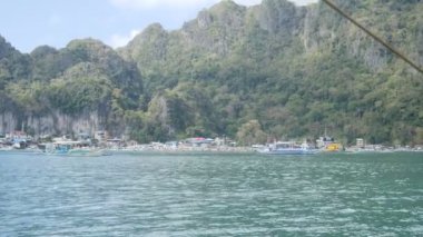 El Nido plaj tekne ile terk