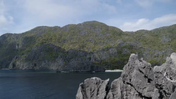 Islands Clear Water Matinloc Shrine Seen Cliff Time Lapse — Stock Video