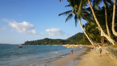 Dinlenme insanlar El Nido beach yakınındaki