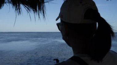 Kadını kabul mobil fotoğraf beach, Puerto Princesa tarihinde, Filipinler