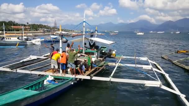 Turistlere Tekne Turu Nido Adaları — Stok video