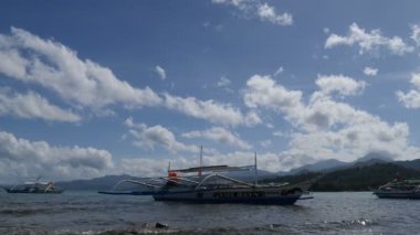 Tekne gezisi. El Nido Adaları  