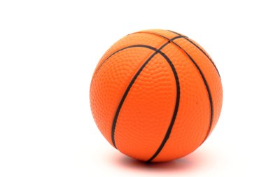 Beyaz bir arka plan üzerinde izole bir basketbol çekim