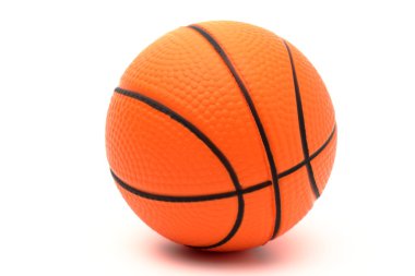 Beyaz bir arka plan üzerinde izole bir basketbol çekim