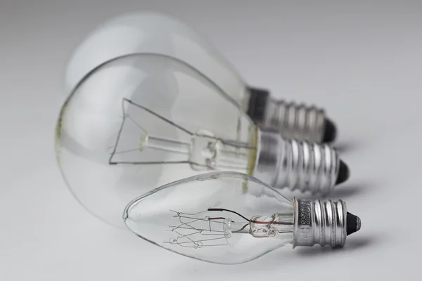 elektrik lambası beyaz zemin üzerine.