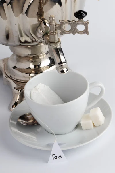 Semaver çay üzerinde.