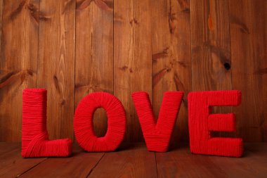 Kelime '' aşk '' eski bir ahşap plakalar. St. Valentine's Day