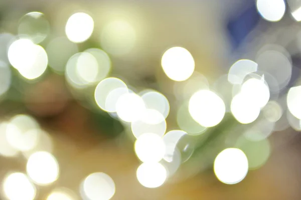 Γιορταστικό Υπόβαθρο Όμορφα Φώτα Rasfokus Των Χριστουγεννιάτικων Γιρλάντες — Φωτογραφία Αρχείου
