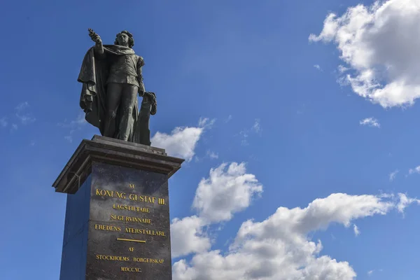 Estátua do rei sueco Gustavo III na cidade de Estocolmo — Fotografia de Stock