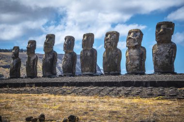 Rapa Nui Moai heykeller Paskalya Adası