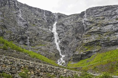 Norveç fiyortları aracılığıyla manzaralar