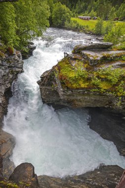 Norveç fiyortları aracılığıyla manzaralar
