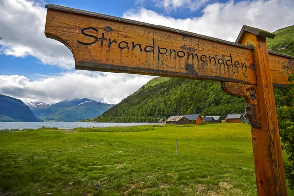 Noorwegen landschappen door de fjorden — Stockfoto