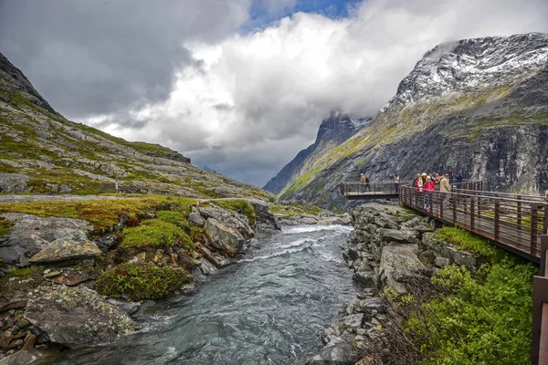 Norwegische Landschaften durch die Fjorde — Stockfoto