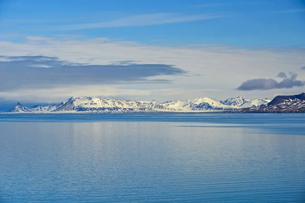 Svalbarden フィヨルド Magdalenafjord — ストック写真