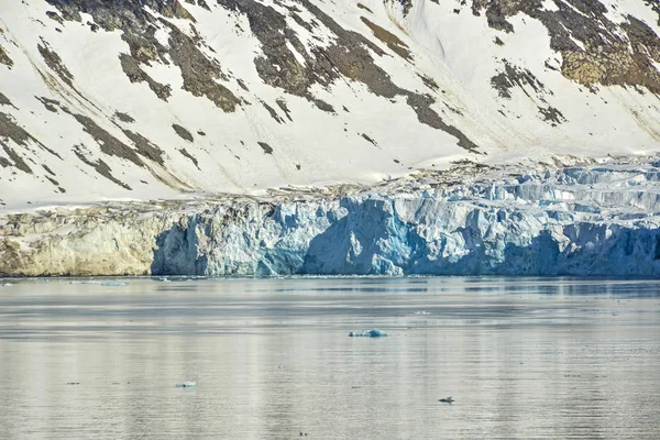 Fiordos de Svalbarden Magdalenafjord — Foto de Stock