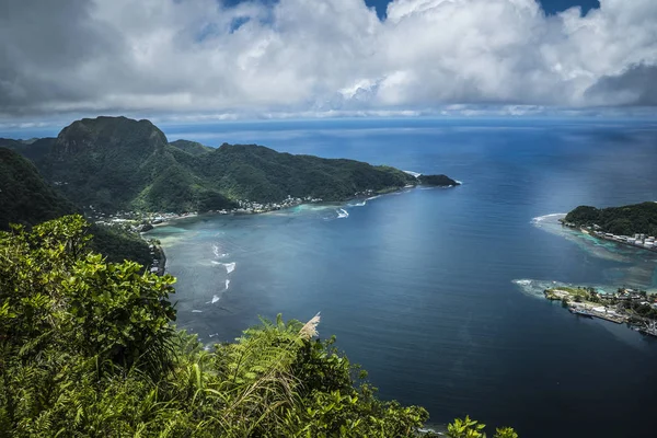 Pago Pago Hill pohled na ostrov — Stock fotografie