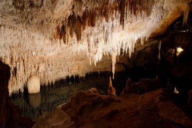 Palma de Mallorca'da mağaralarda Dragon