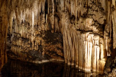 Palma de Mallorca'da mağaralarda Dragon