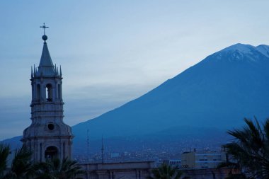 Arequipa gündoğumu şehirden