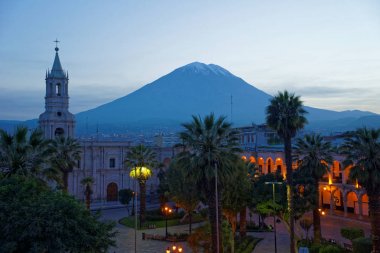 Arequipa gündoğumu şehirden