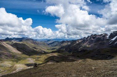 Gökkuşağı dağ yürüyüşü