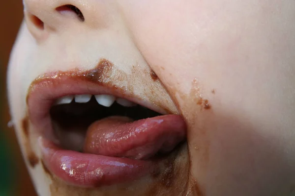 Kids Mouth Eating Chocolate Cookies Kids Mouth Smudged Chocolate Cream — Stock Photo, Image