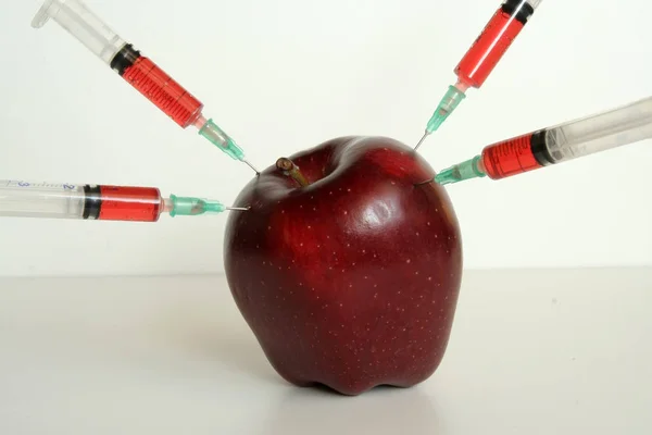 Apples Syringes Gmo Fruit Gmo Food Ingredient — Stock Photo, Image