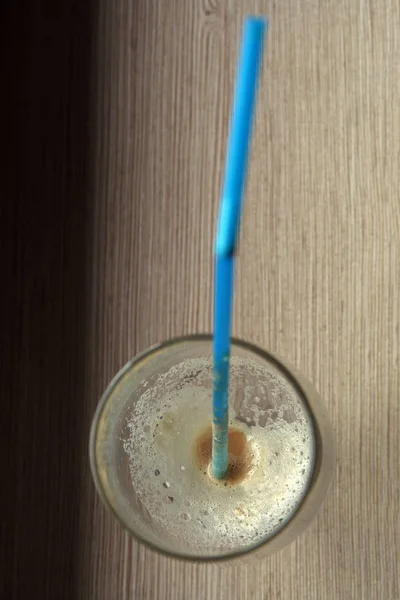Bicchiere Caffè Vuoto Con Una Cannuccia Bicchiere Ghiaccio Vuoto — Foto Stock
