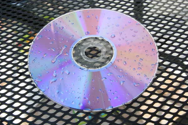 Umido Disco Dvd Bagnato Gocce Pioggia Disco — Foto Stock