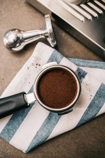 Frisch gemahlener Kaffee — Stockfoto