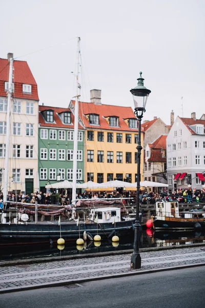 Vacker gata i Nyhavn — Stockfoto