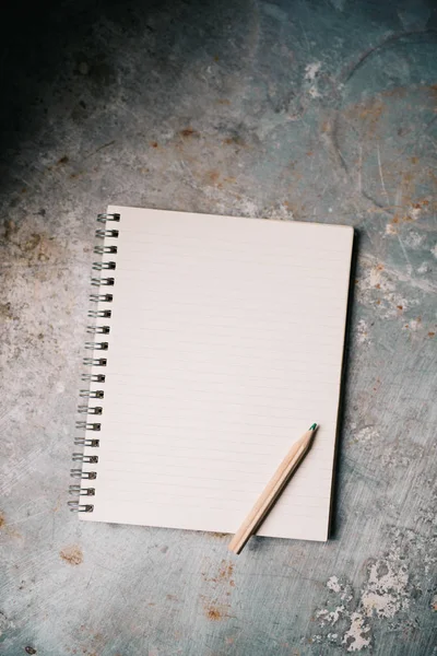 Boş beyaz not defteri — Stok fotoğraf