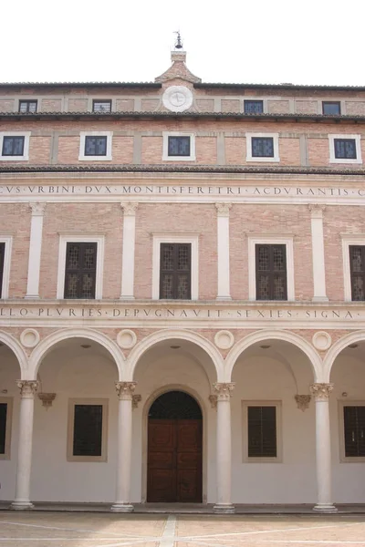 Renaissance paleis in Urbino — Stockfoto