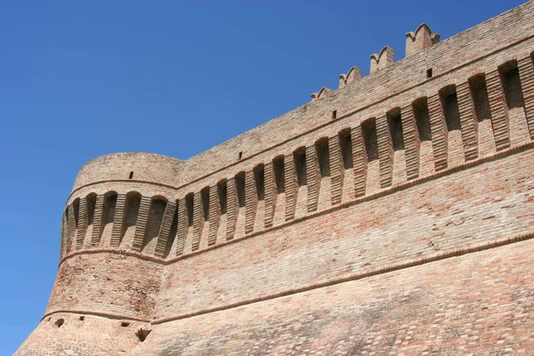 Mauern und Turm von Urbisaglia — Stockfoto