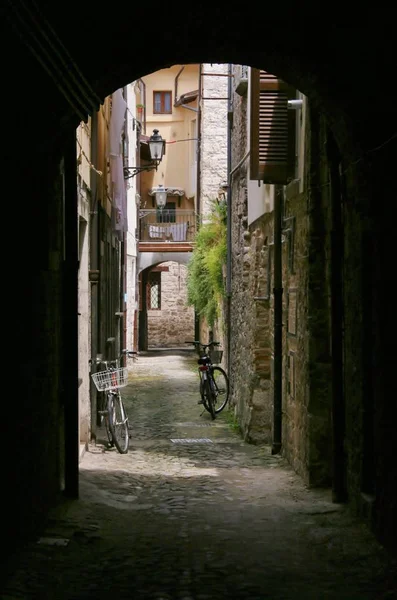 küçük sokak, Recanati şehir, Marche, Orta Italya'nin