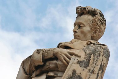 şair Giacomo Leopardi heykel Recanati eski Sity, Marche İtalya