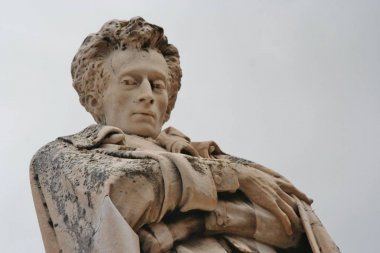 şair Giacomo Leopardi heykel Recanati eski Sity, Marche İtalya