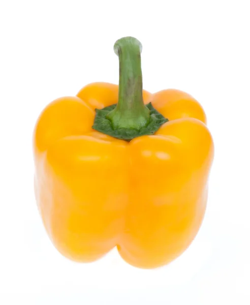 Gelber Paprika (Paprika) isoliert auf weißem Hintergrund — Stockfoto